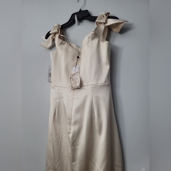 Dress the Population Verona Off the Shoulder Satin Midi Cocktail Dress - Picture 6 of 10